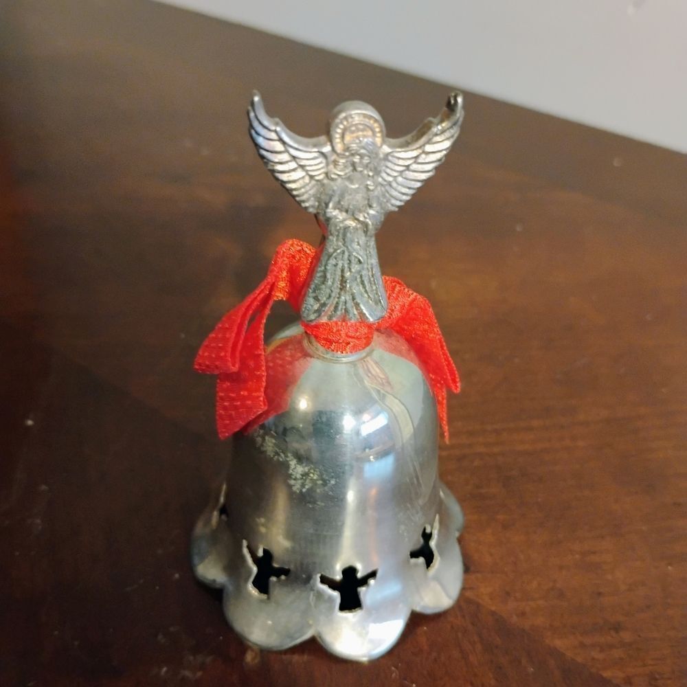 International Silver Company 1996 Silver plate Angel Ornament Bell - Picture 2 of 5